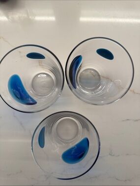 IKEA Clear Drinking Glasses with Blue Accent, in EUC